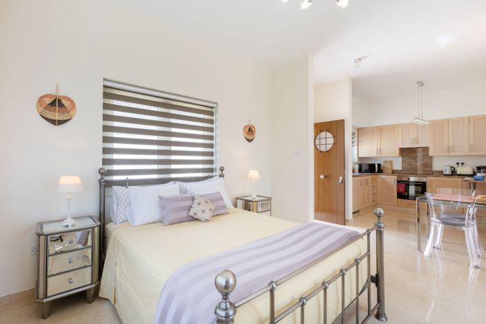 Image No.18-5 Bed House for sale