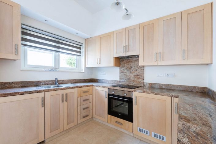 Image No.19-5 Bed House for sale