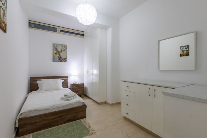 Image No.20-5 Bed House for sale