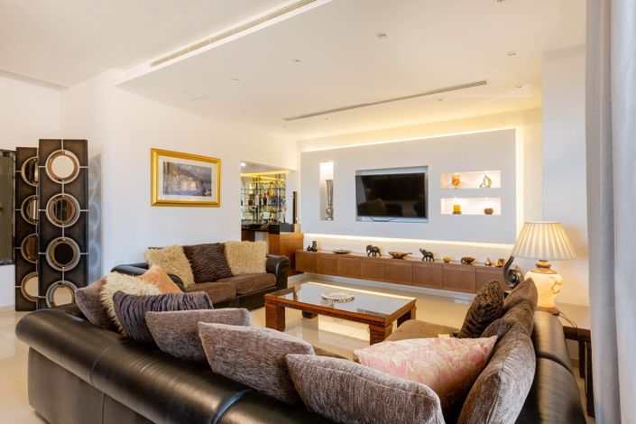 Image No.3-5 Bed House for sale