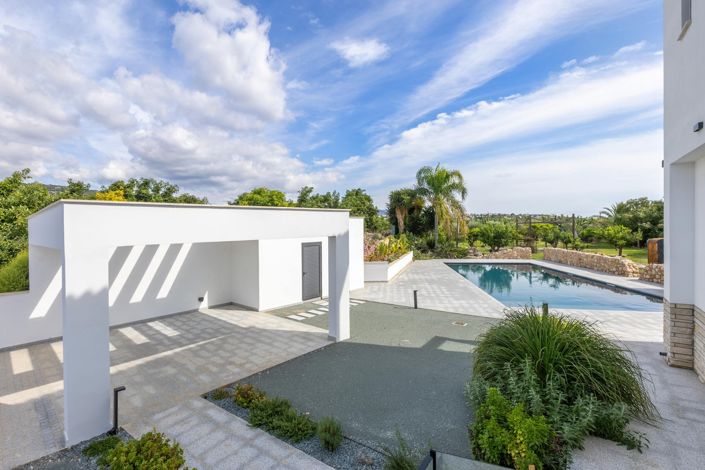 Image No.24-6 Bed House for sale