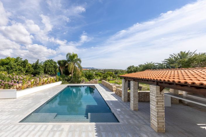 Image No.25-6 Bed House for sale