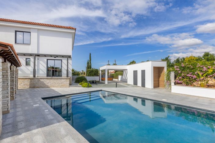 Image No.26-6 Bed House for sale
