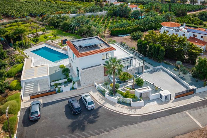 Image No.28-6 Bed House for sale