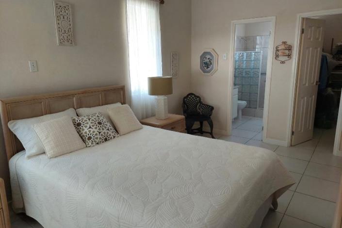 Image No.11-2 Bed House for sale