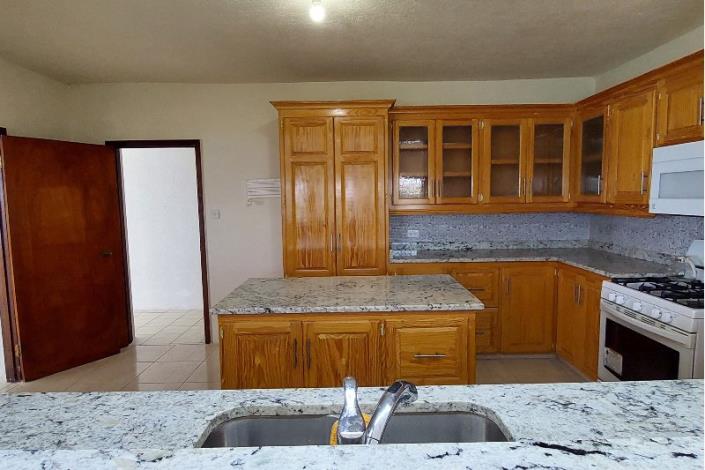 Image No.10-5 Bed House for sale