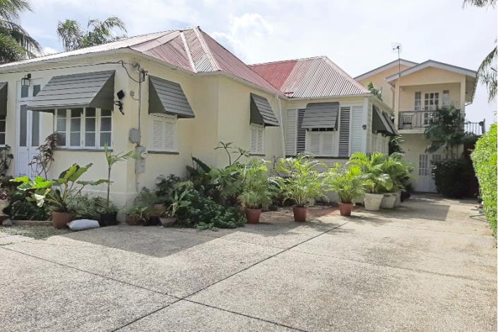 Image No.1-5 Bed House for sale