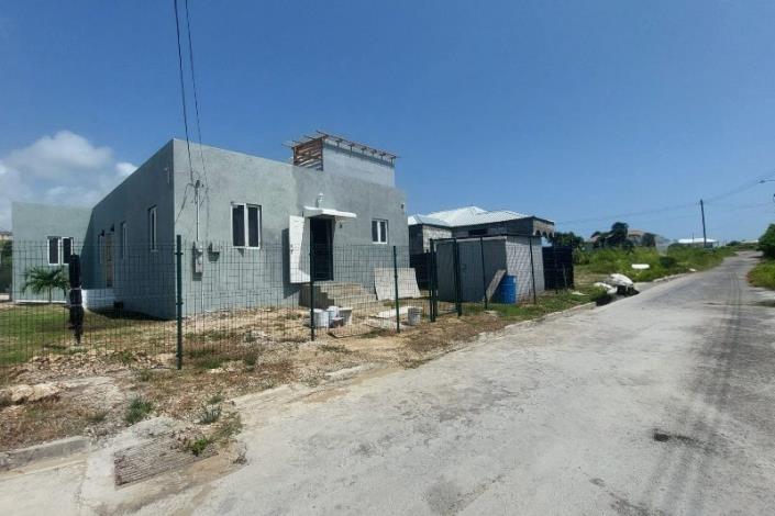 Image No.1-3 Bed House for sale