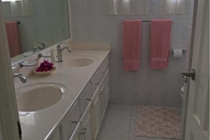 Image No.10-3 Bed Townhouse for sale