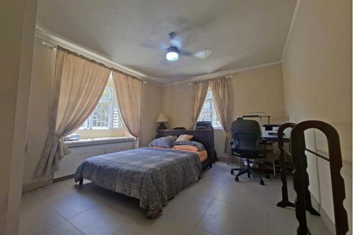 Image No.9-5 Bed House for sale