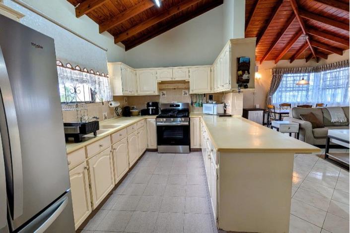 Image No.7-3 Bed House for sale