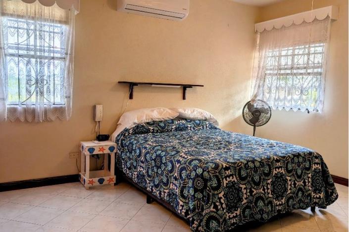 Image No.10-3 Bed House for sale