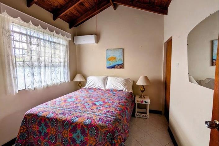 Image No.11-3 Bed House for sale