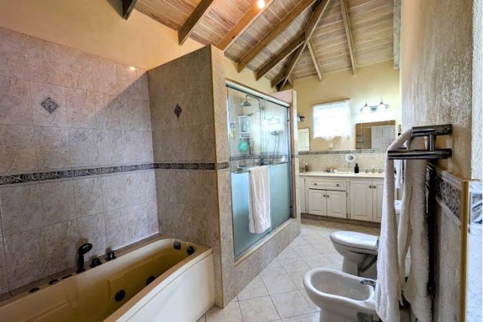 Image No.12-3 Bed House for sale