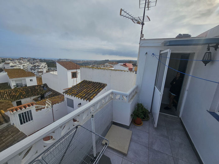 Image No.1-2 Bed Property for sale