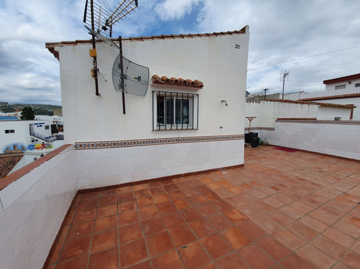 Image No.1-6 Bed Property for sale