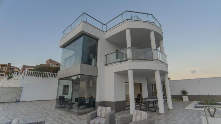 Image No.52-4 Bed Villa for sale