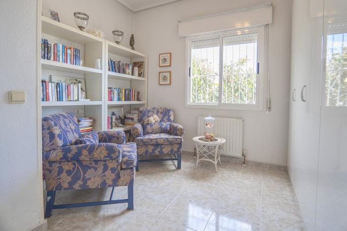 Image No.21-4 Bed Villa / Detached for sale