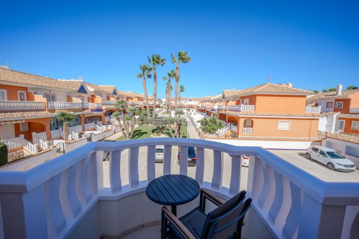 Image No.17-2 Bed Townhouse for sale