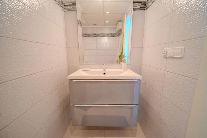 Image No.25-2 Bed Townhouse for sale