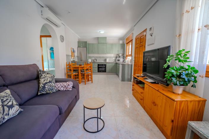 Image No.17-10 Bed Chalet for sale