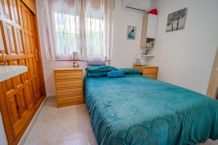 Image No.22-10 Bed Chalet for sale