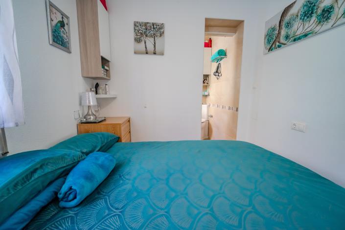 Image No.23-10 Bed Chalet for sale