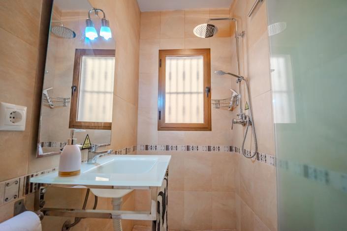 Image No.42-10 Bed Chalet for sale