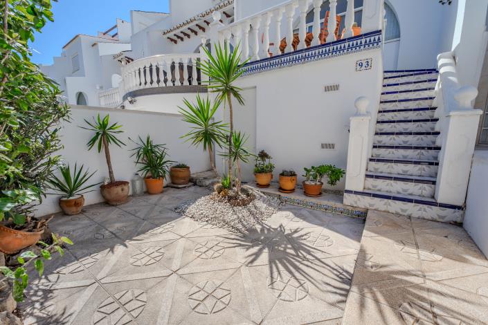 Image No.18-3 Bed Apartment for sale