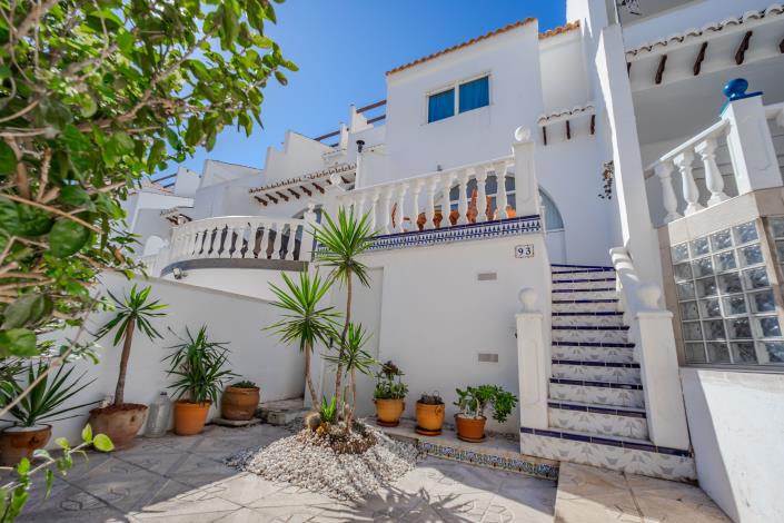 Image No.21-3 Bed Apartment for sale