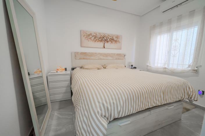 Image No.16-4 Bed Villa / Detached for sale