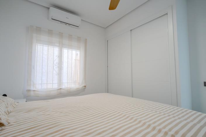 Image No.18-4 Bed Villa / Detached for sale