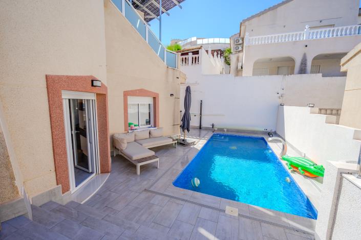 Image No.22-4 Bed Villa / Detached for sale