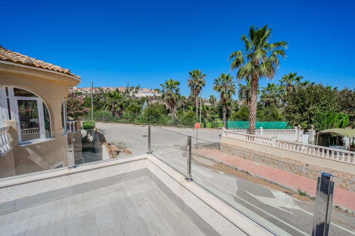 Image No.26-4 Bed Villa / Detached for sale
