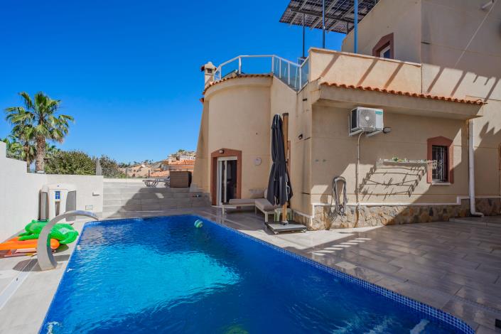 Image No.28-4 Bed Villa / Detached for sale