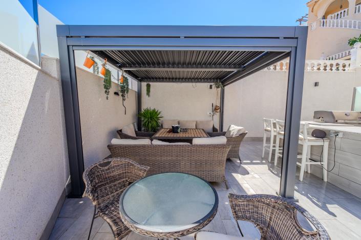 Image No.32-4 Bed Villa / Detached for sale