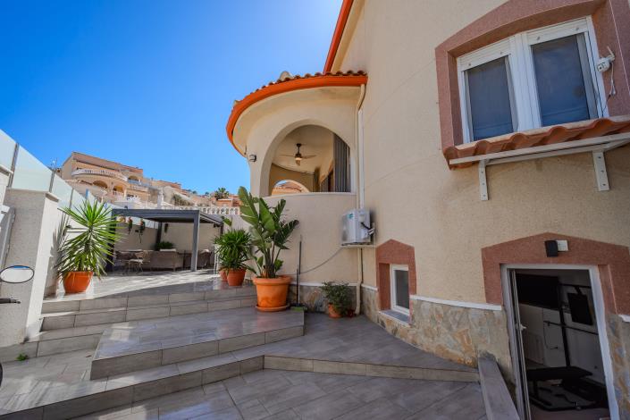 Image No.34-4 Bed Villa / Detached for sale