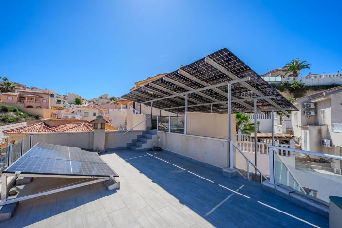 Image No.48-4 Bed Villa / Detached for sale