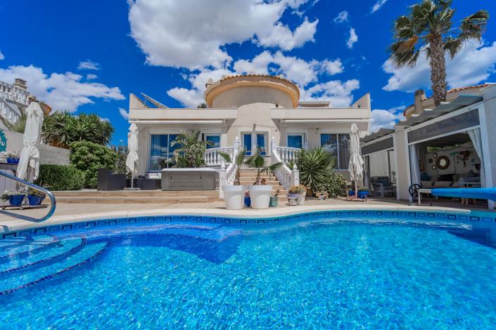 Image No.24-3 Bed Villa / Detached for sale
