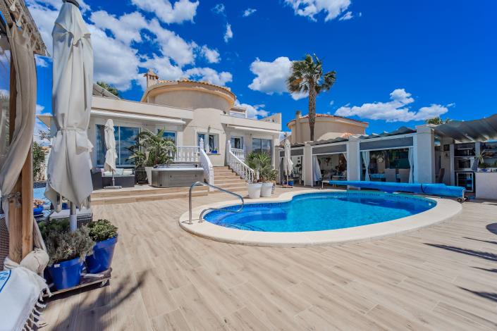 Image No.25-3 Bed Villa / Detached for sale