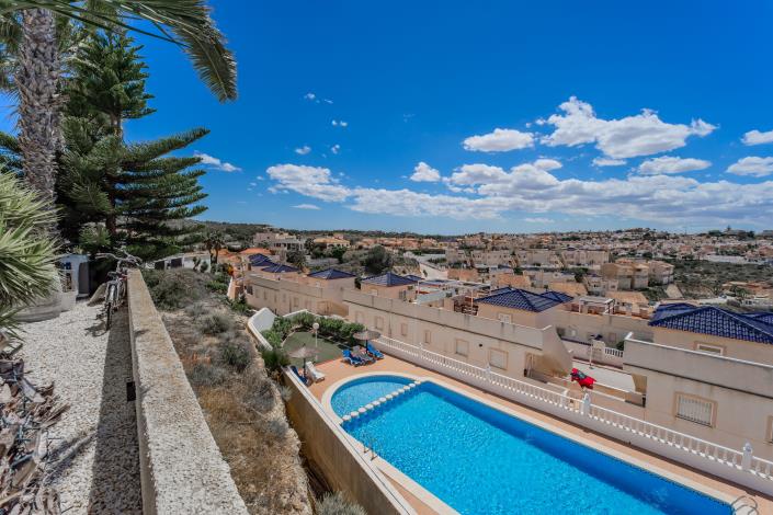 Image No.38-3 Bed Villa / Detached for sale