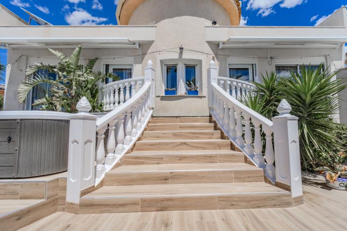 Image No.42-3 Bed Villa / Detached for sale