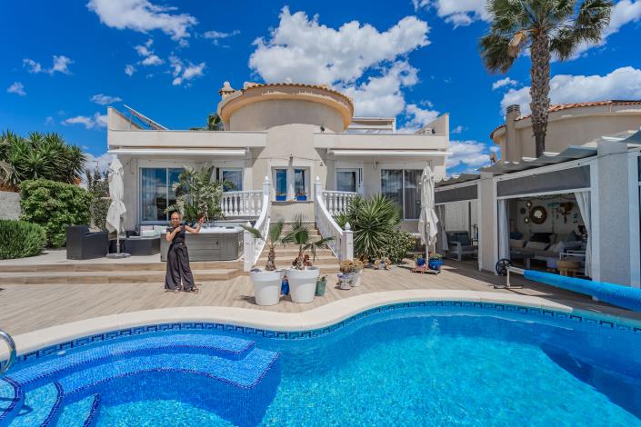 Image No.46-3 Bed Villa / Detached for sale