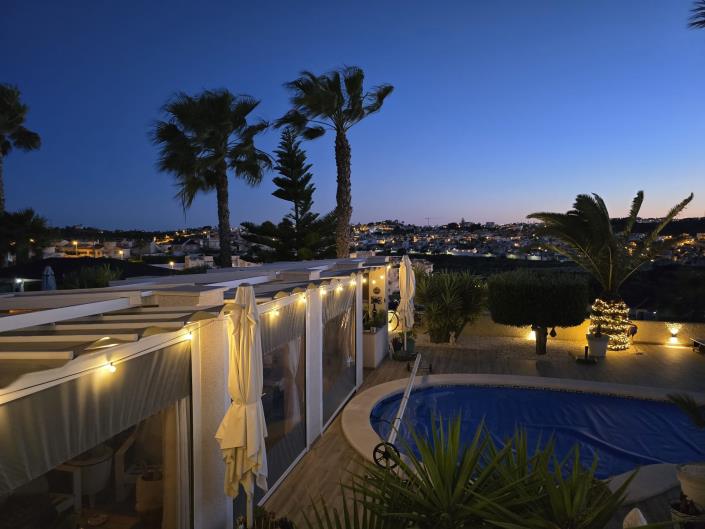 Image No.52-3 Bed Villa / Detached for sale