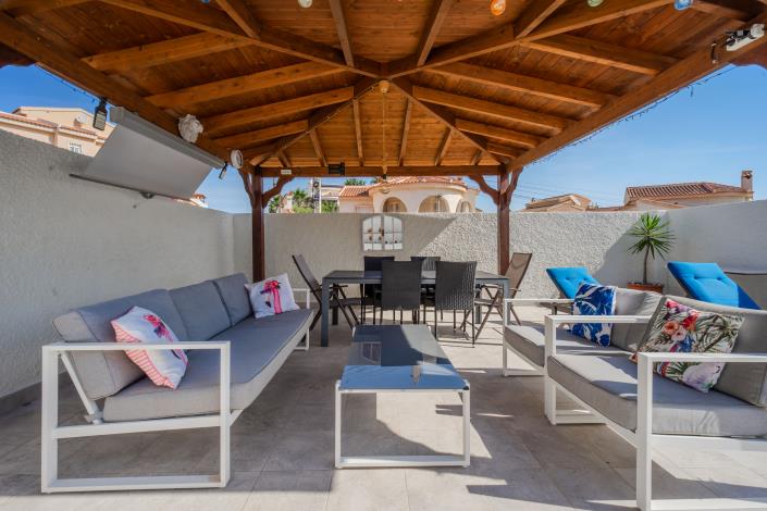 Image No.6-4 Bed Villa / Detached for sale