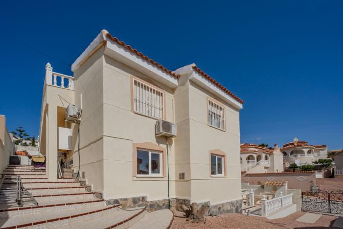 Image No.14-4 Bed Villa / Detached for sale