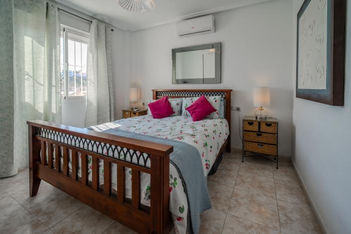 Image No.37-4 Bed Villa / Detached for sale