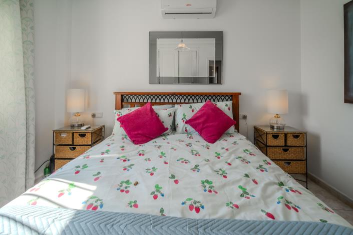 Image No.38-4 Bed Villa / Detached for sale