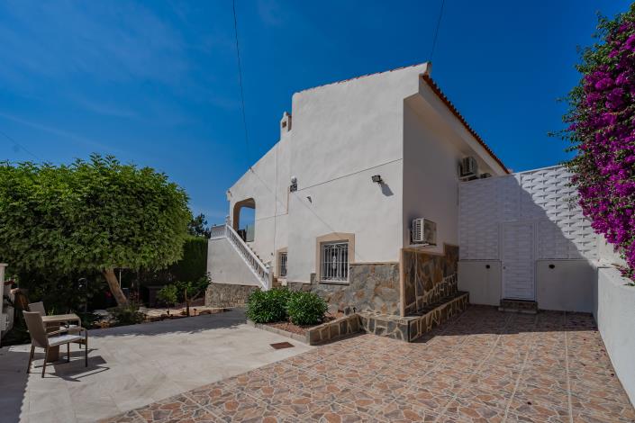 Image No.45-4 Bed Villa / Detached for sale