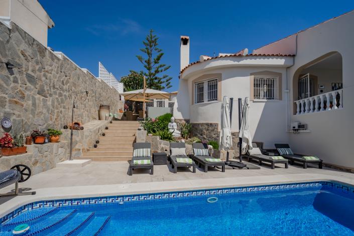 Image No.24-4 Bed Villa / Detached for sale